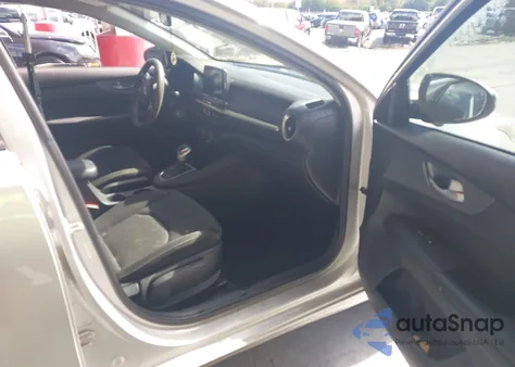 2021 Kia Forte Lxs z USA, uszkodzony, nr VIN 3KPF24AD4ME346501